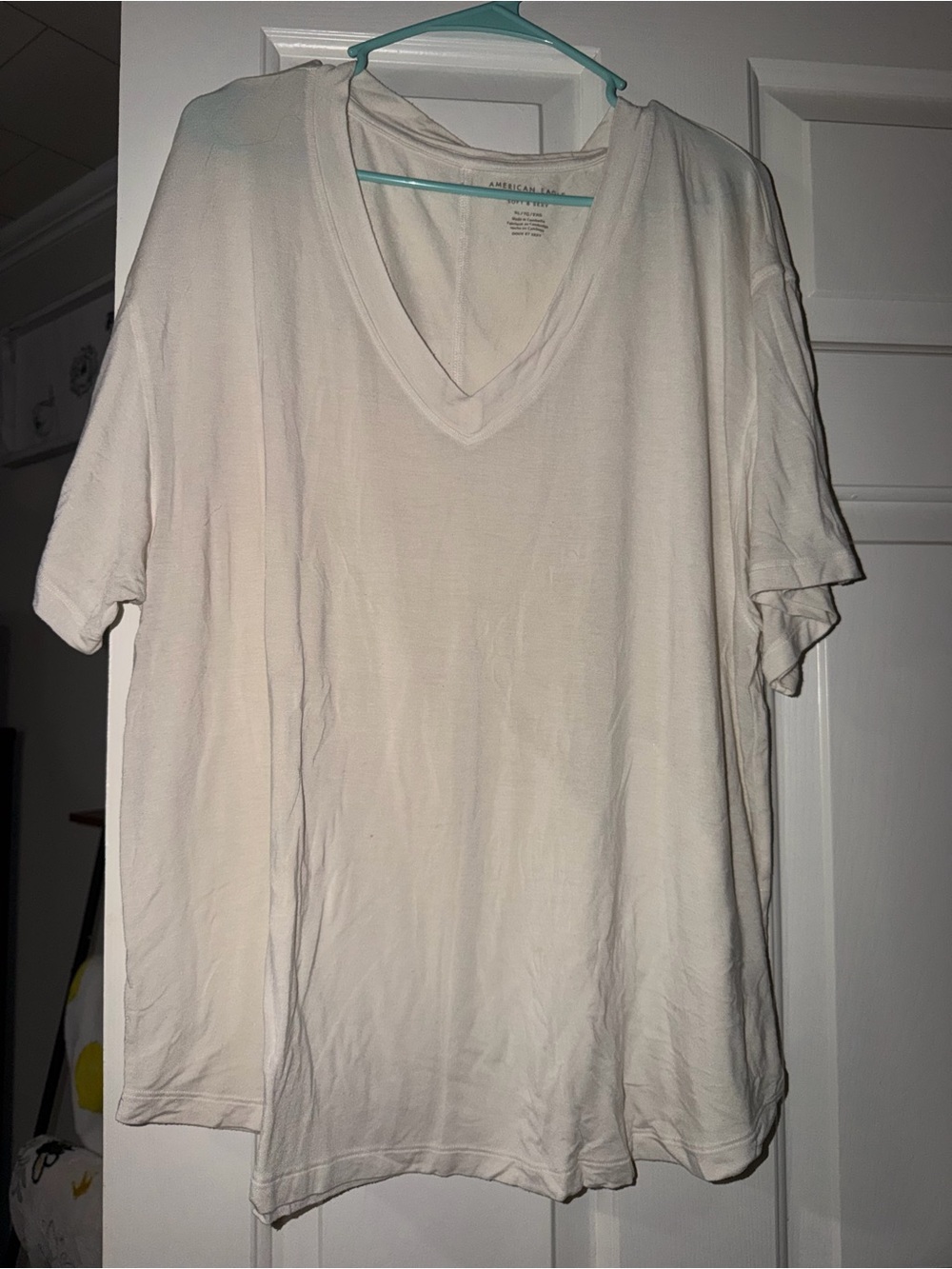 American Eagle Outfitters womens V-Neck Tee in Off-White